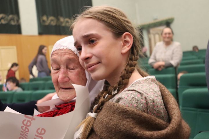 Гөлүсә Батталованың “Көндәлек” исемле пьесасы буенча спектакль премьерасы Әтнәдә куелды.